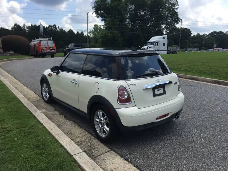 2012 MINI Cooper Base photo 3