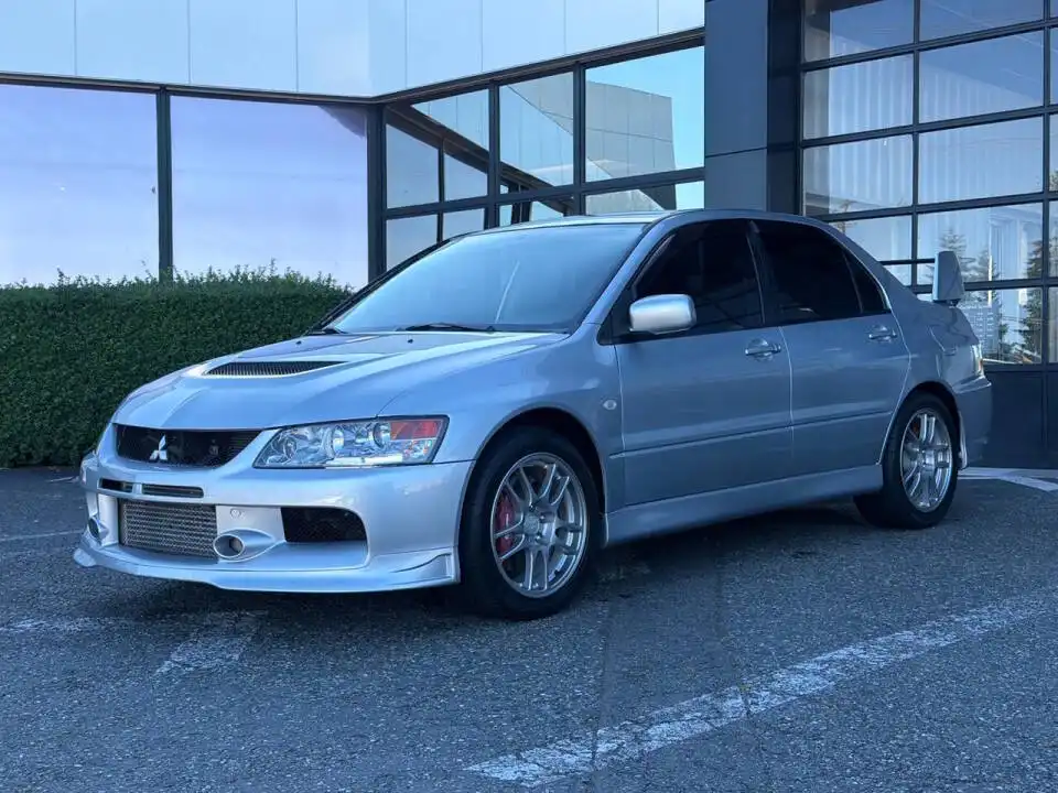 2006 Mitsubishi Lancer Evolution IX's photo