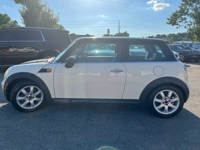 2010 MINI Cooper Base photo 5