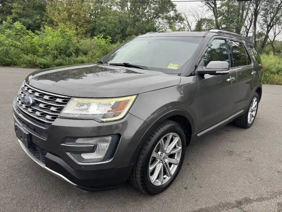 2017 Ford Explorer Limited 4WD's photo