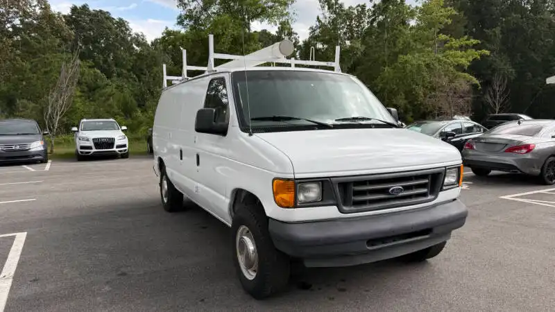2003 Ford E-Series E-250 Van's photo
