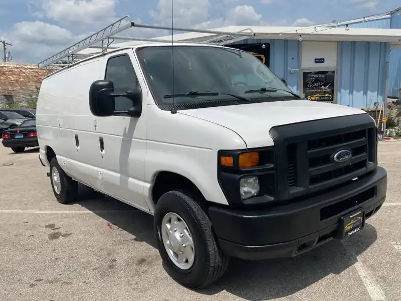 2011 Ford E-Series E-350 Super Duty's photo
