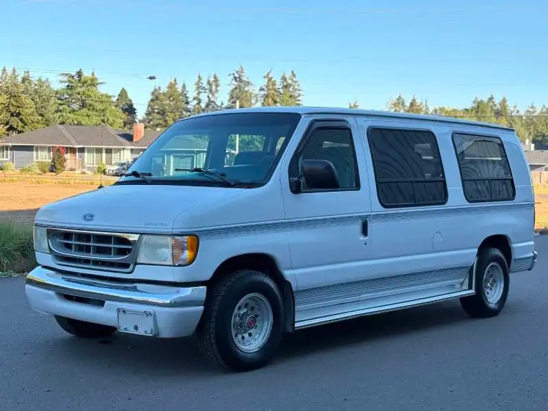 1997 Ford E-Series's photo