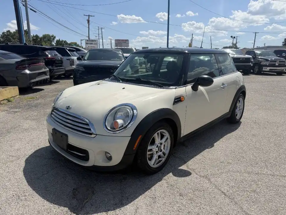 2013 MINI Cooper Base's photo