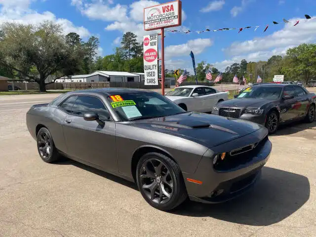 2018 Dodge Challenger SXT Plus's photo