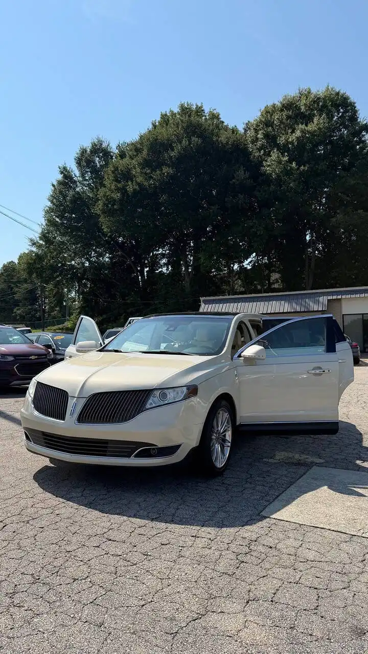 2014 Lincoln MKT 3.5 EcoBoost AWD's photo
