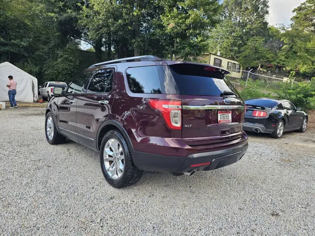 2011 Ford Explorer XLT photo 3