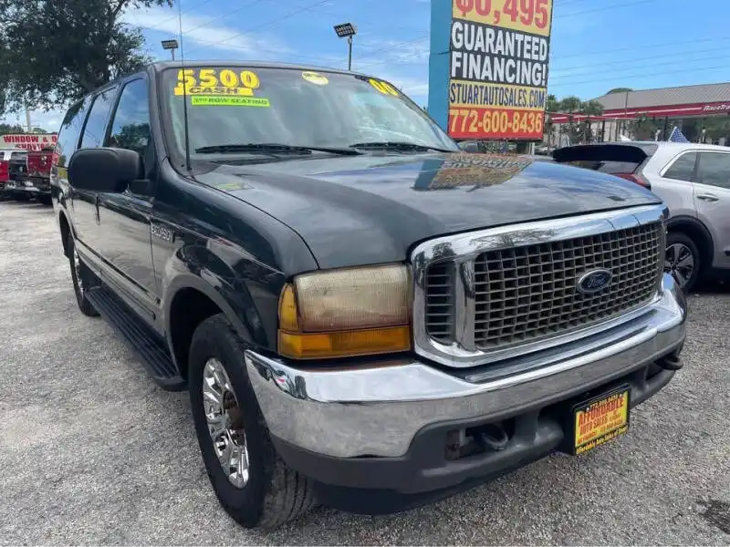 2000 Ford Excursion XLT's photo