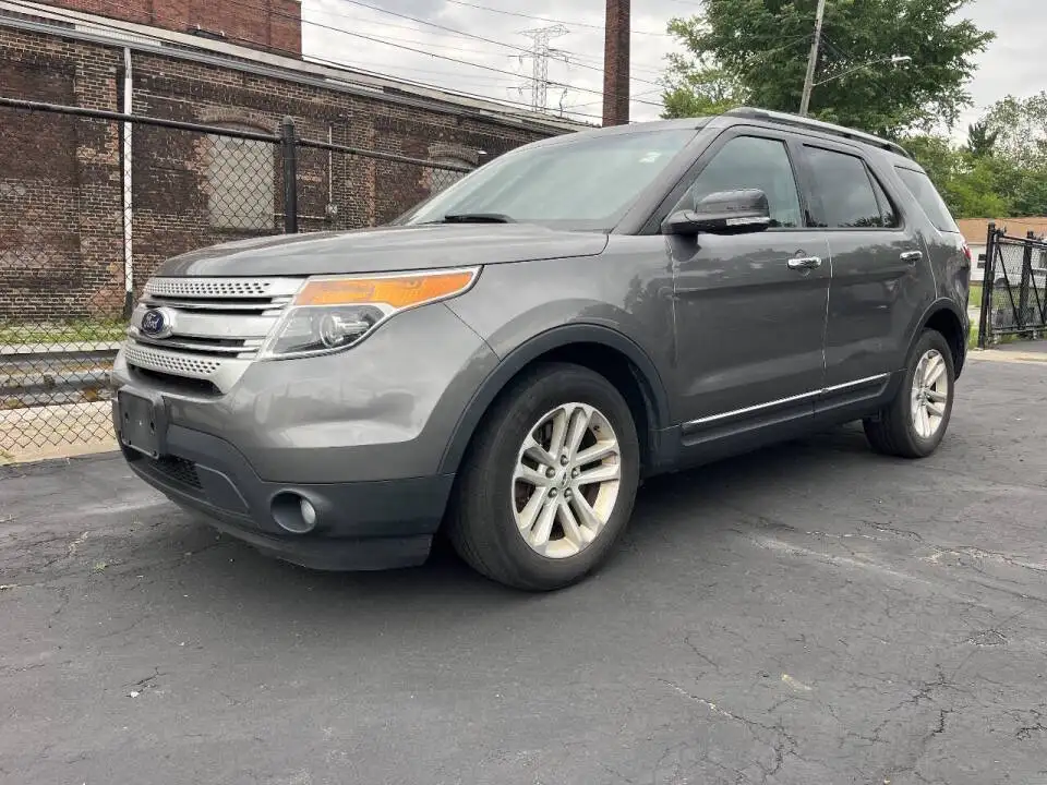 2013 Ford Explorer XLT's photo