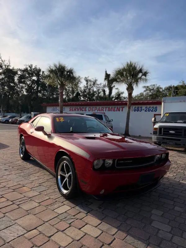 2012 Dodge Challenger SXT photo 3