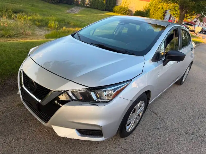 2020 Nissan Versa 1.6 S CVT's photo