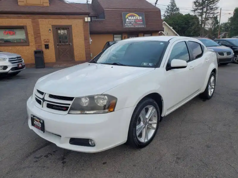 2014 Dodge Avenger SXT's photo