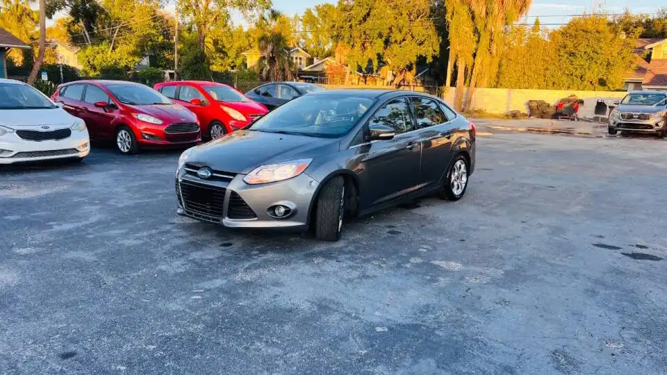 2014 Ford Focus Sedan Titanium's photo
