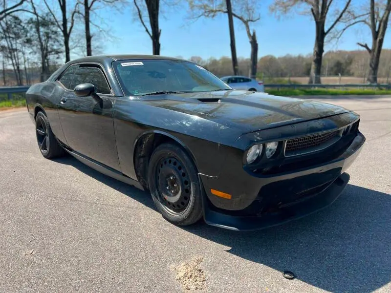 2012 Dodge Challenger SXT photo 3