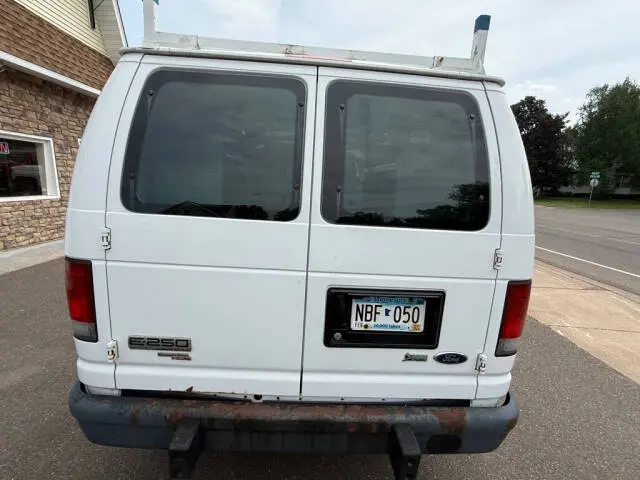 2013 Ford E-Series E-250 Van photo 4