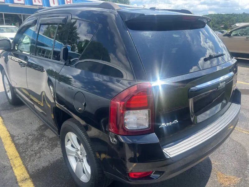 2016 Jeep Compass Latitude 4X4 photo 3