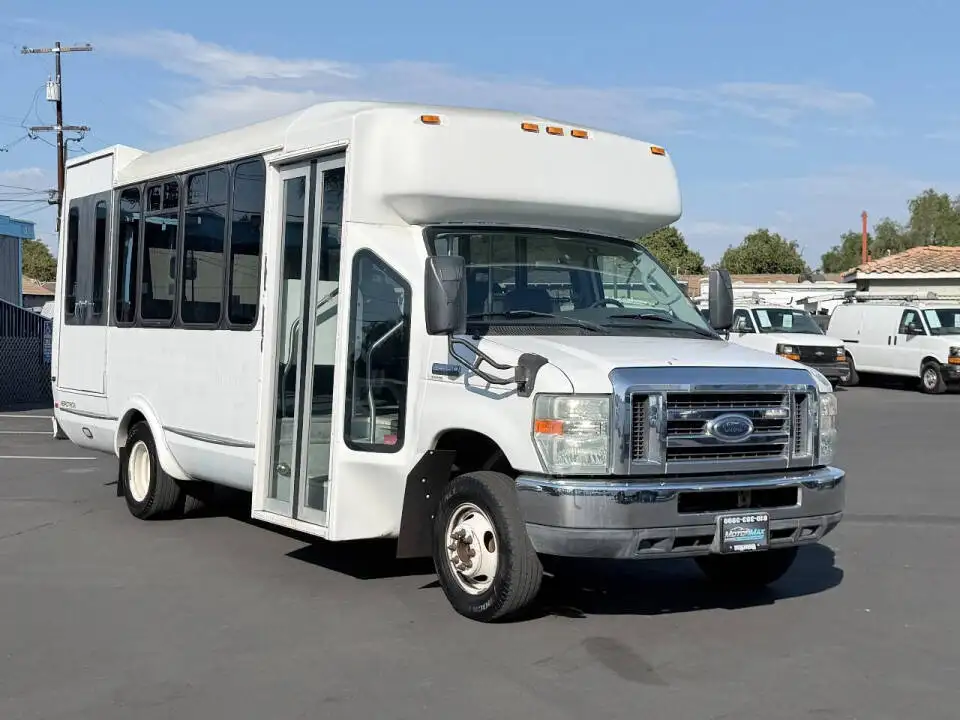 2008 Ford E-Series's photo