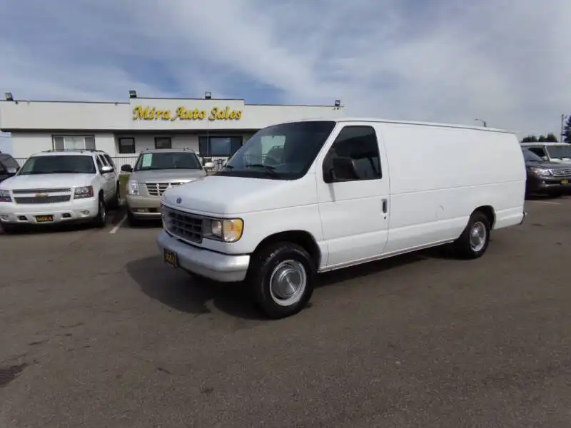 1995 Ford E-Series's photo