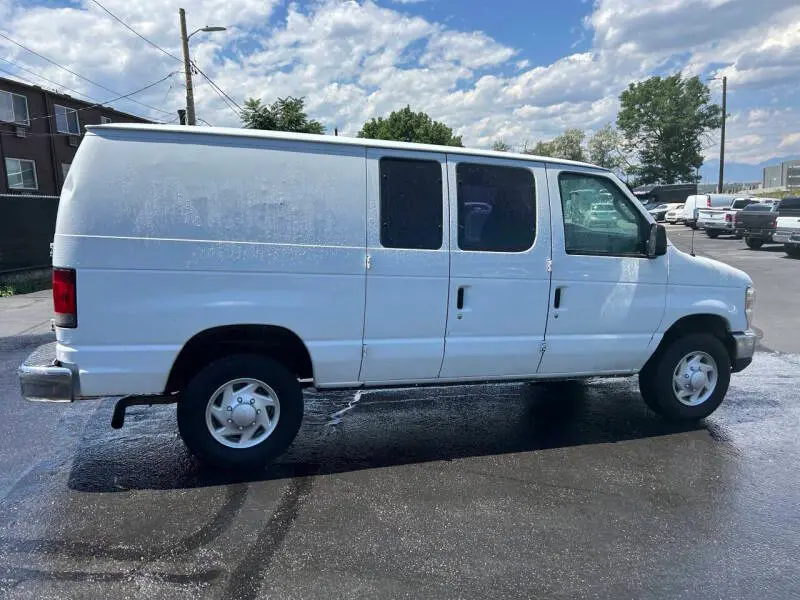 2012 Ford E-Series E-250 Van photo 3