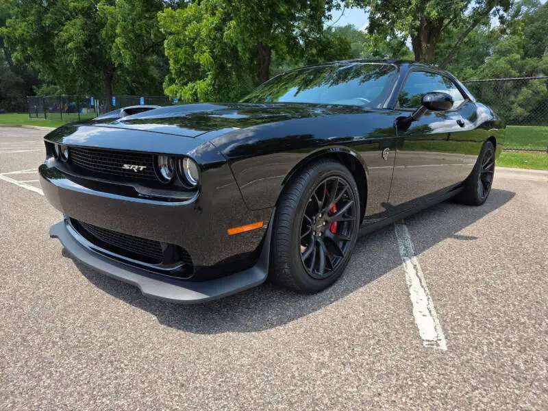2016 Dodge Challenger SRT Hellcat photo 1
