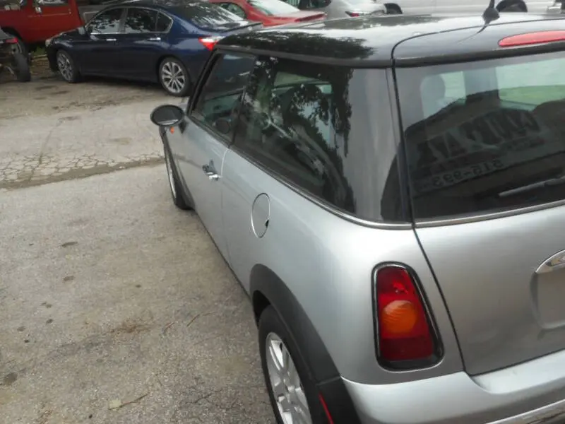 2004 MINI Cooper Cooper photo 4
