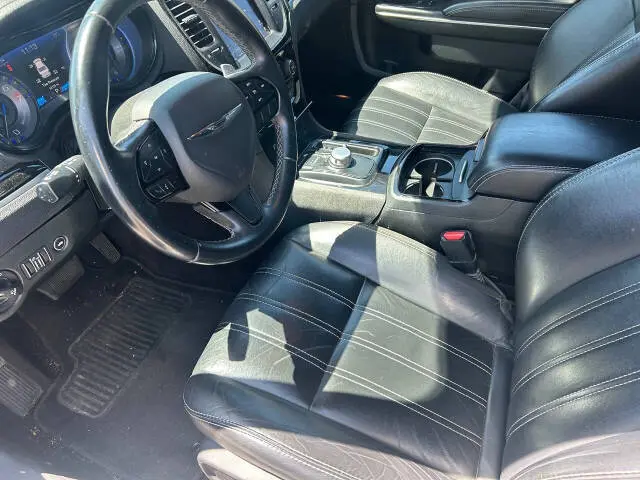 2018 Chrysler 300 S photo 3
