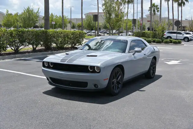 2020 Dodge Challenger SXT Auto photo 1