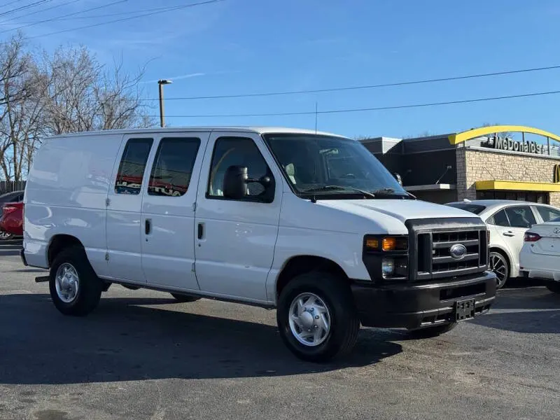 2014 Ford E-Series E-250 Van photo 3
