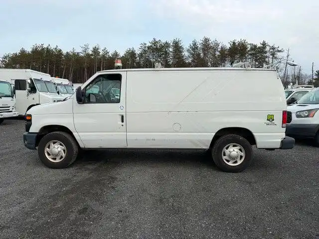 2014 Ford E-Series E-350 Super Duty's photo