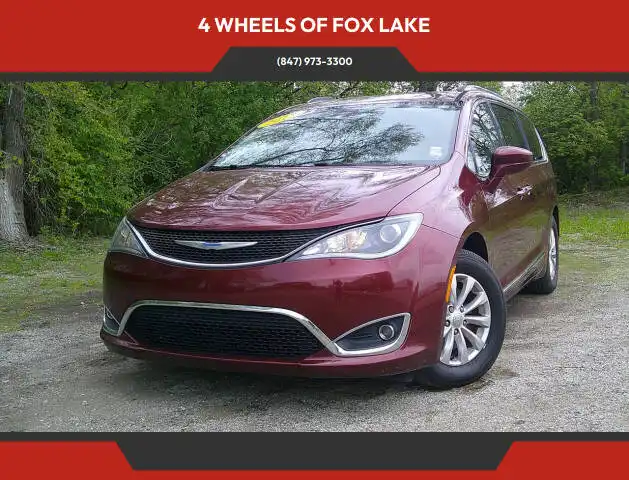 2018 Chrysler Pacifica Touring L's photo