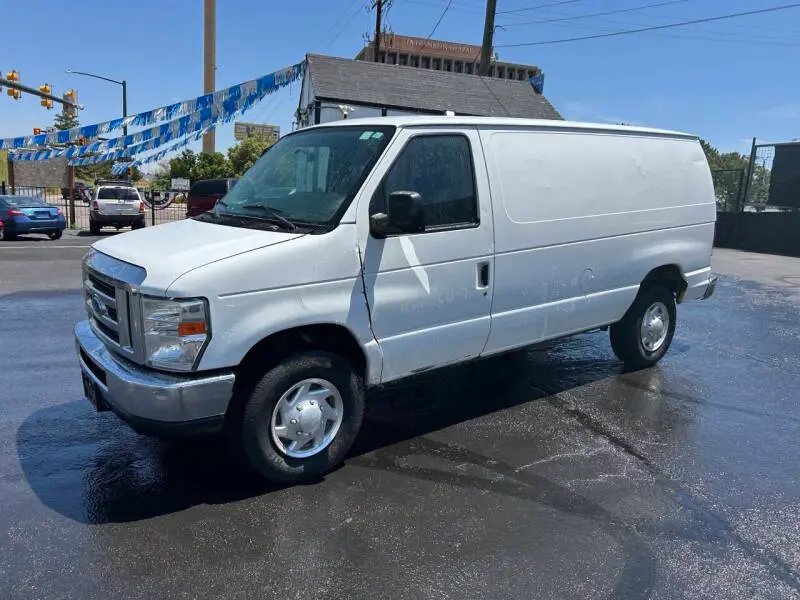 2012 Ford E-Series E-250 Van photo 5