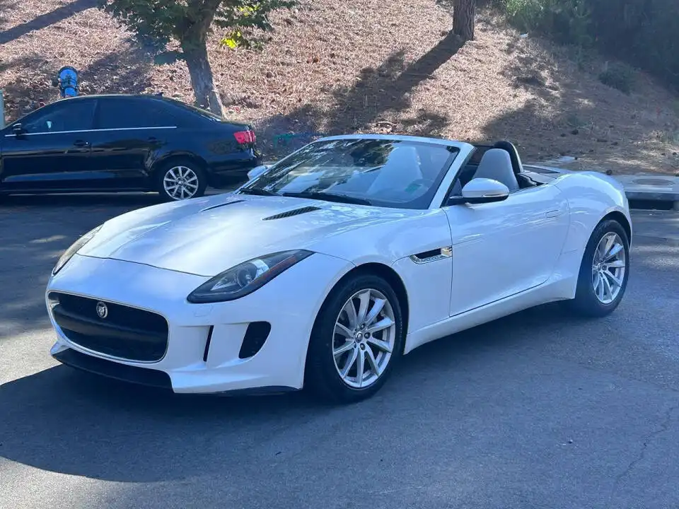 2014 Jaguar F-TYPE Convertible's photo