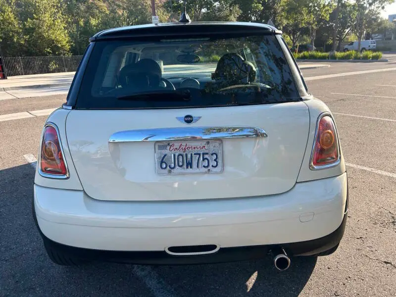 2010 MINI Cooper Base photo 5