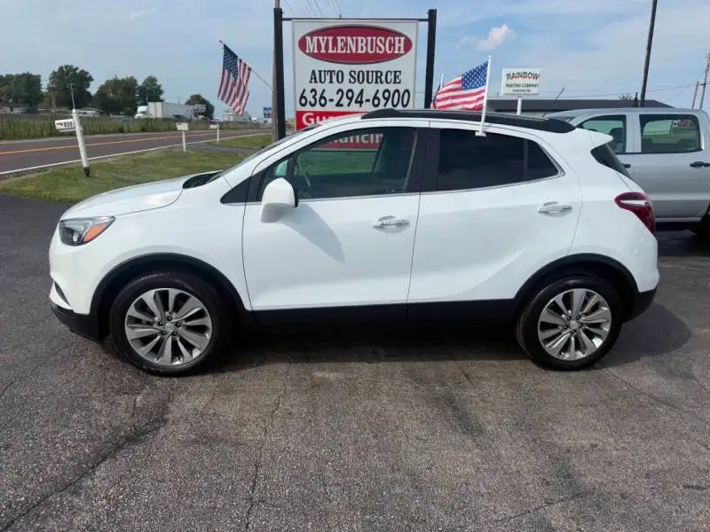 2020 Buick Encore Preferred's photo