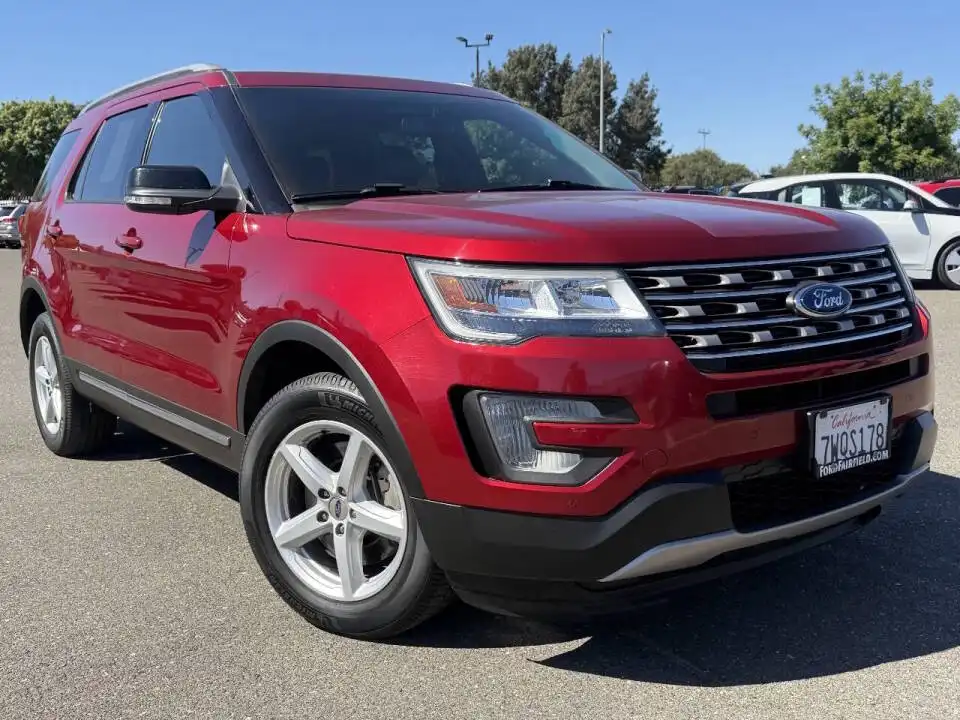 2017 Ford Explorer XLT 4WD's photo
