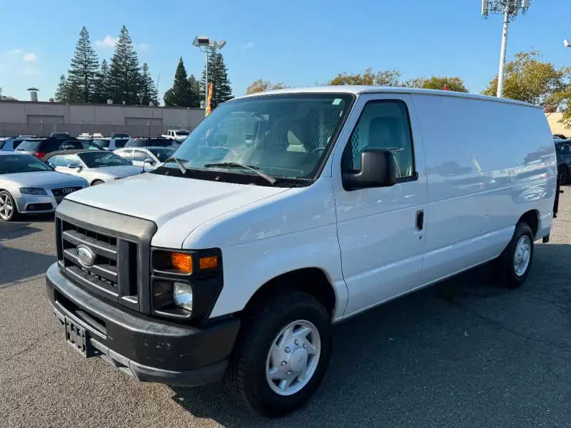 2009 Ford E-Series E-150 Van's photo
