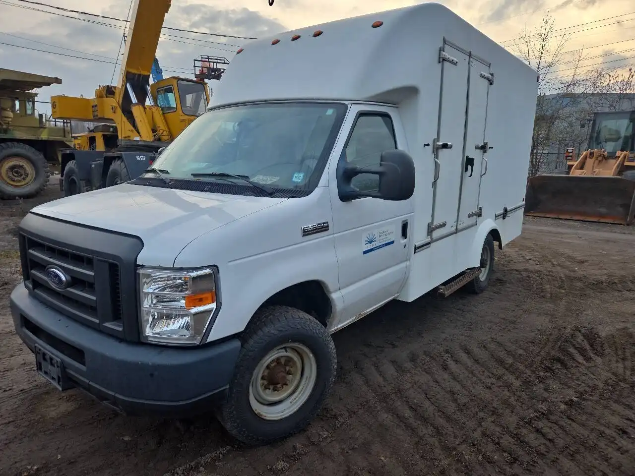 2018 Ford E-Series DRW E-350 Super Duty 158 in WB's photo