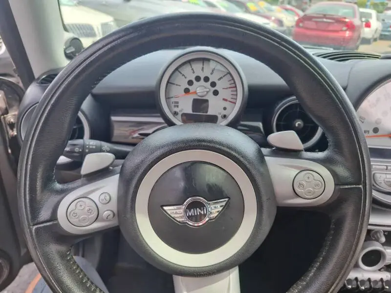 2010 MINI Cooper S photo 4