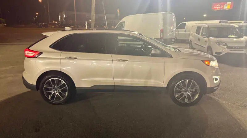 2015 Ford Edge Titanium photo 5