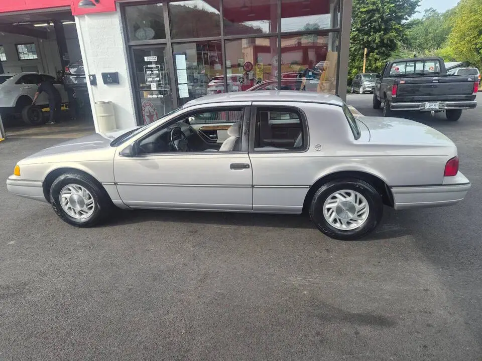 1991 Mercury Cougar LS photo 4