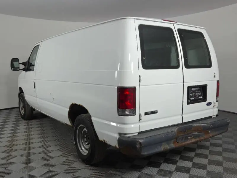 2008 Ford E-Series E-150 Van photo 5