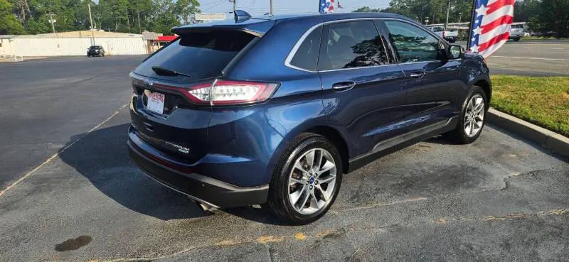 2017 Ford Edge Titanium photo 5
