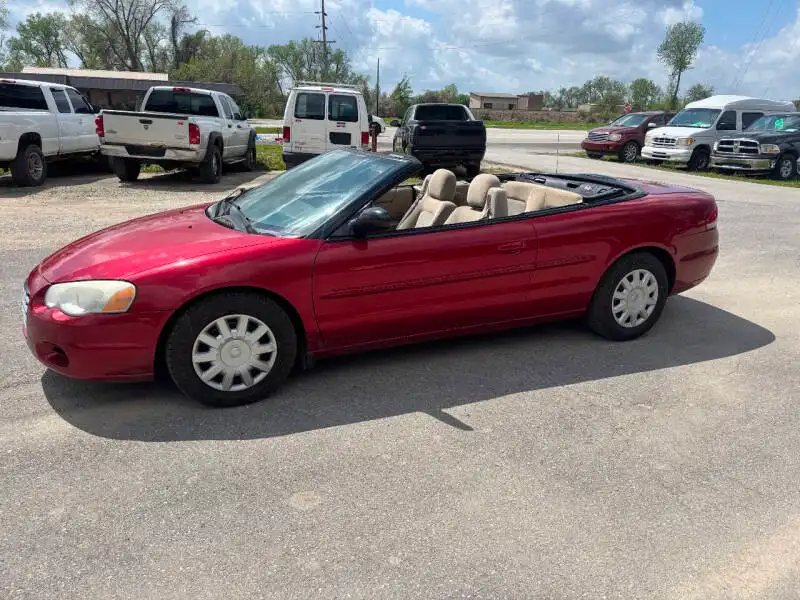 2004 Chrysler Sebring LX's photo