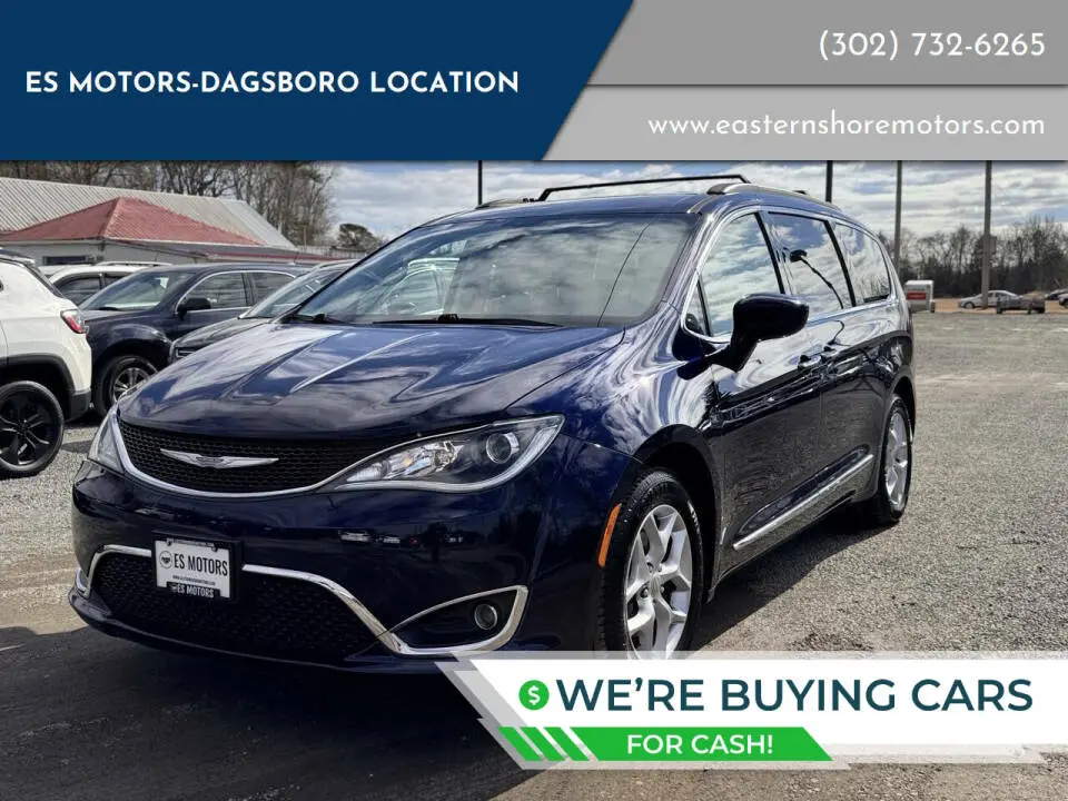 2017 Chrysler Pacifica Touring-L photo 3