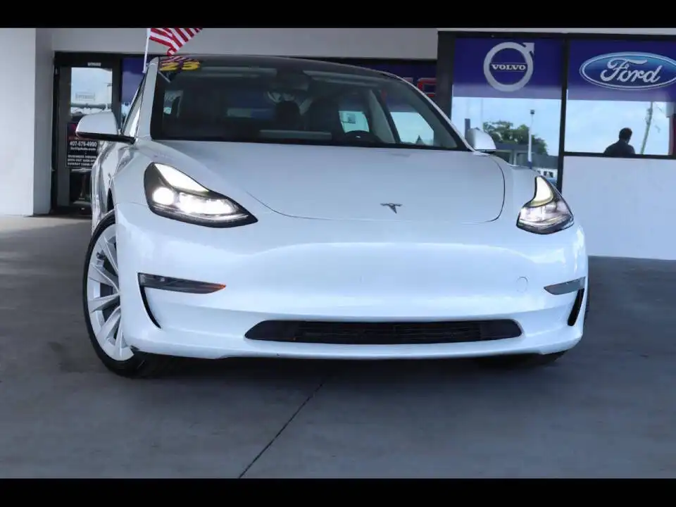 2023 Tesla Model 3 Base's photo
