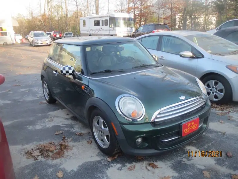 2011 MINI Cooper Base photo 3