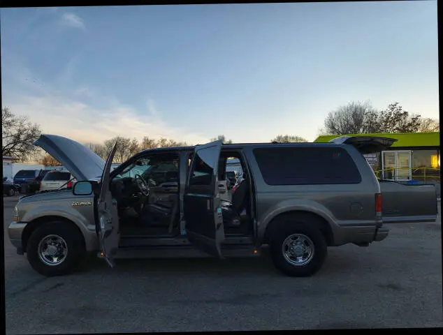 2003 Ford Excursion Eddie Bauer 6.0L photo 3