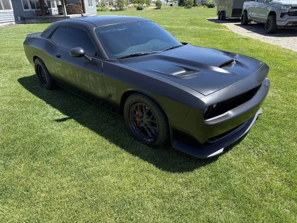 2015 Dodge Challenger SRT Hellcat photo 3