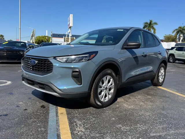 2025 Ford Escape Active AWD photo 3
