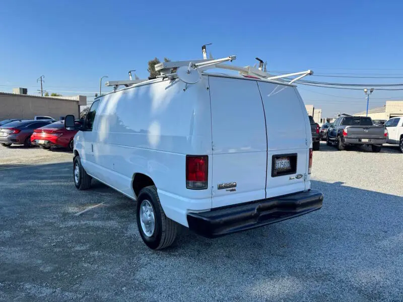 2014 Ford E-Series E-250 Van photo 5